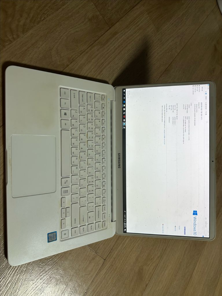 삼성 노트북 NT900X5T 19년식 정상부팅(부품용) 키보드문제 11만원 판매--2