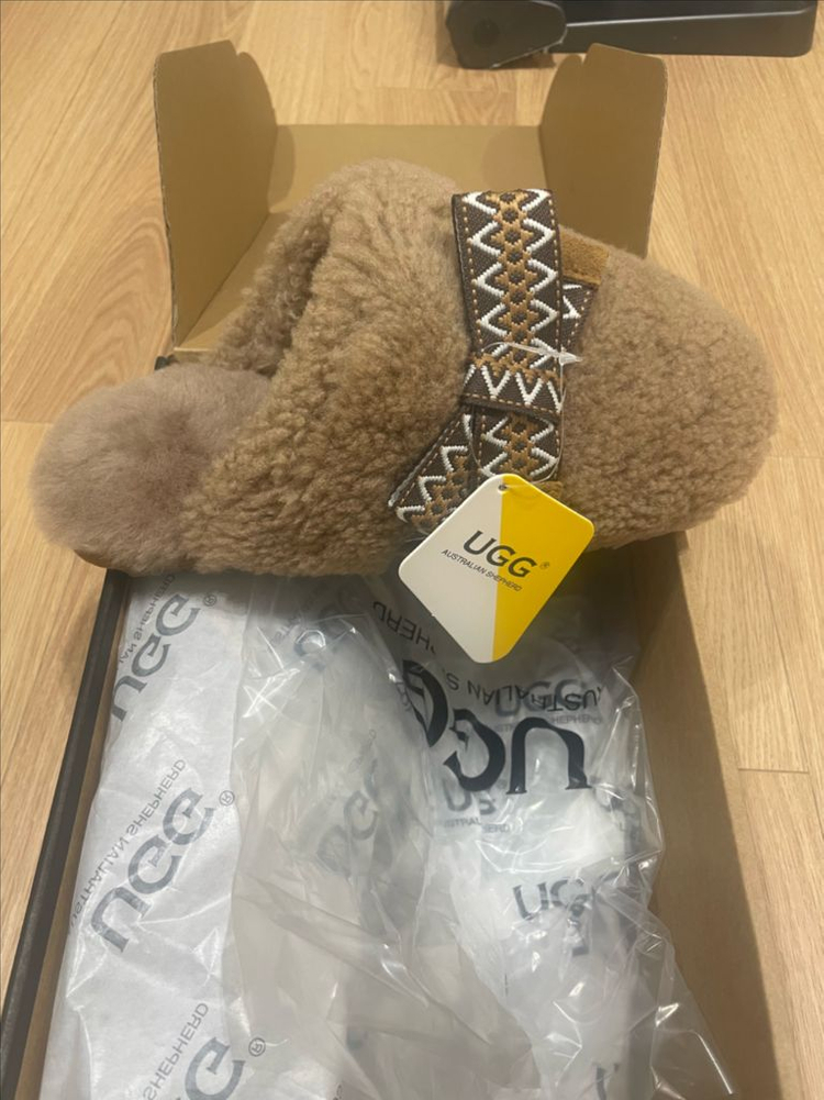 어그 슬리퍼 이미지