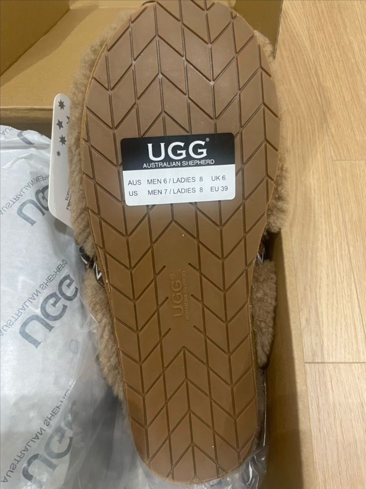 어그 슬리퍼 이미지