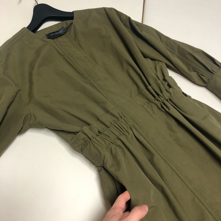 제평 경원 카키 바스락 벌룬 셔츠 롱 원피스 밴딩 하객룩 결혼식 타임마인랑방오브제미샤스타일--2