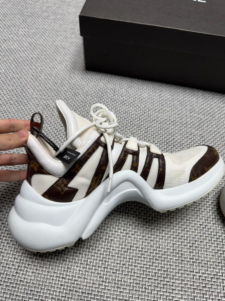 루이비통 아치라이트 스니커즈 신발 이미지