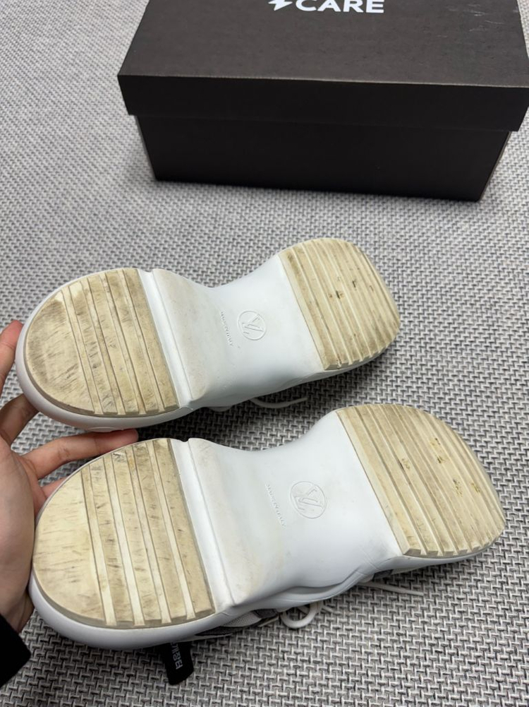 루이비통 아치라이트 스니커즈 신발 이미지