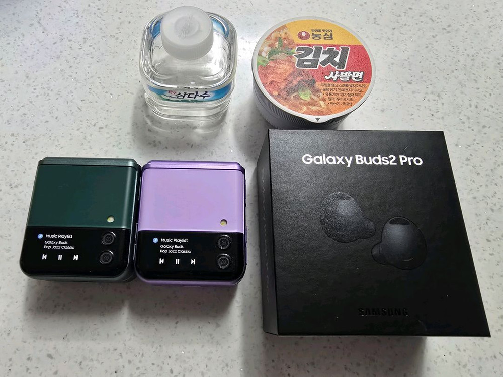 버즈2프로 블랙+케이스 4종 이미지