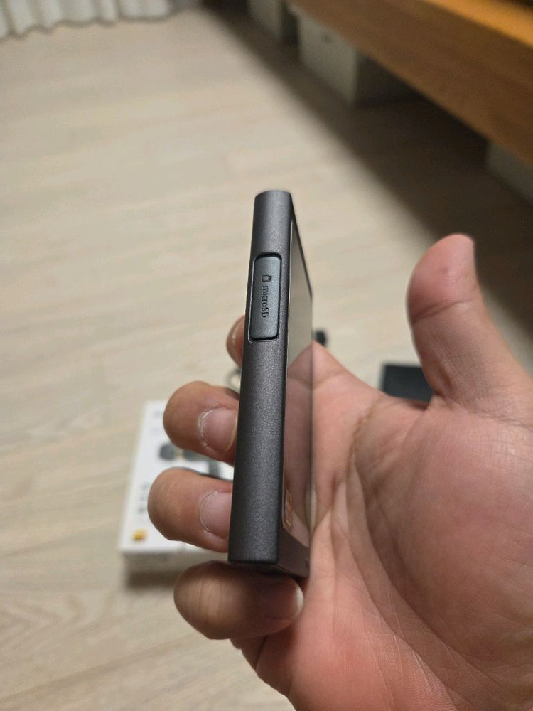 소니 워크맨 NW-A45 16GB + XBA-N3AP 이어폰--2