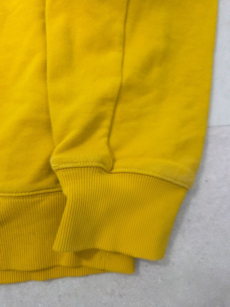 CP컴퍼니의 노란색 맨투맨--4