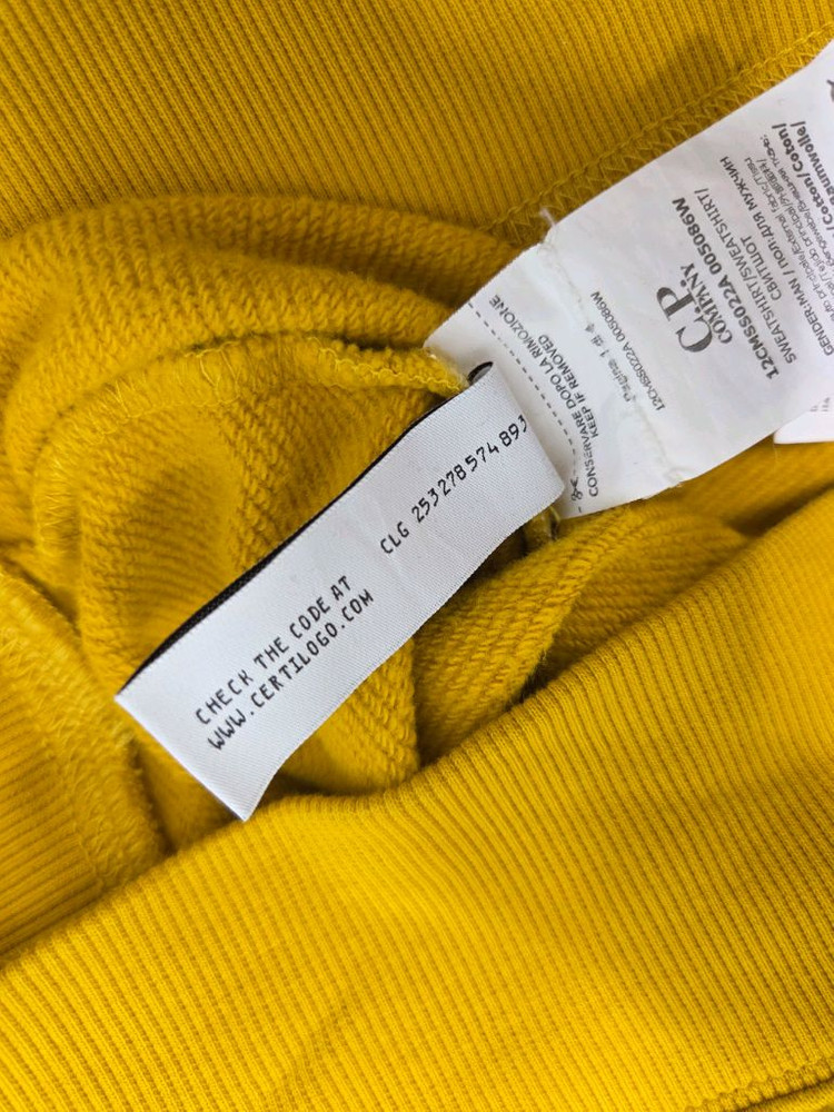 CP컴퍼니의 노란색 맨투맨--7