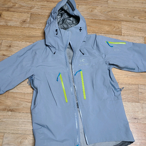 아크테릭스 알파Sv 고어텍스 자켓