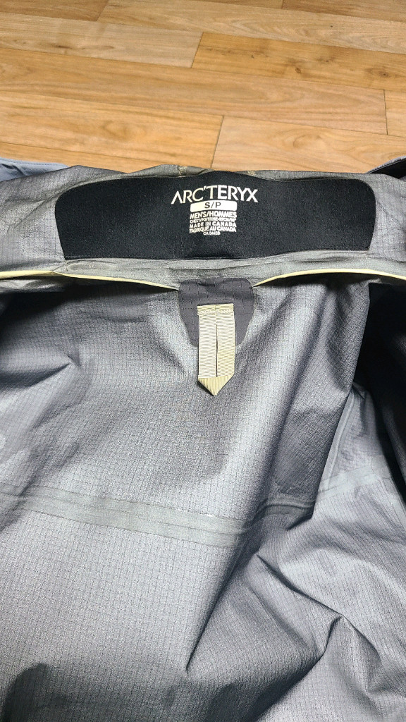 아크테릭스 알파Sv 고어텍스 자켓--3