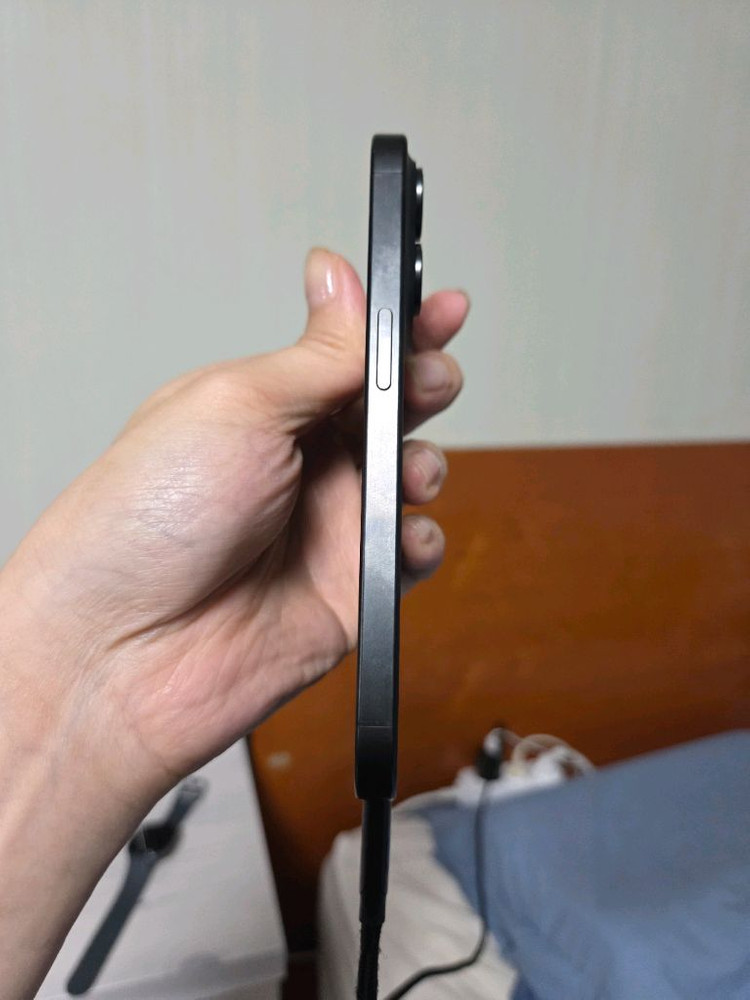 아이폰 15pro 256gb--2