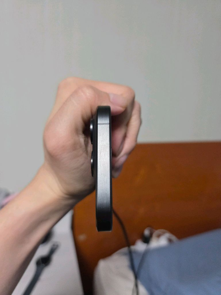 아이폰 15pro 256gb--4