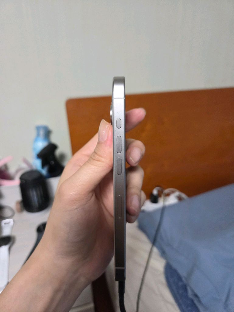 아이폰 15프로 256gb 화이트티타늄--5