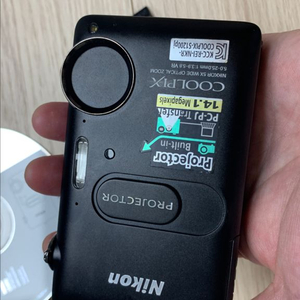 니콘 쿨픽스 S1200PJ 빔프로젝터 카메라 팔아요