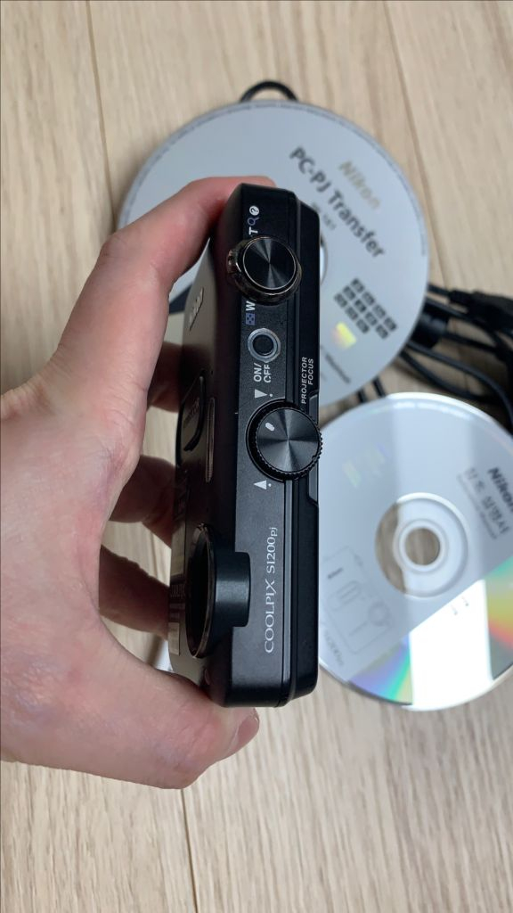 니콘 쿨픽스 S1200PJ 빔프로젝터 카메라 팔아요--1