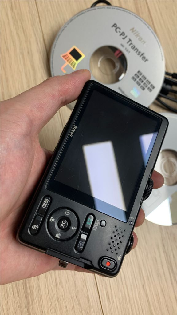 니콘 쿨픽스 S1200PJ 빔프로젝터 카메라 팔아요--2