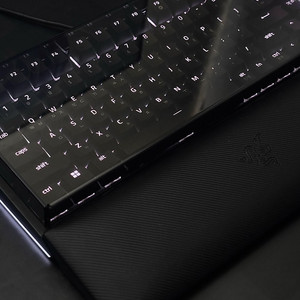 레이저 블랙위도우 v4 75 게이밍 기계식 키보드