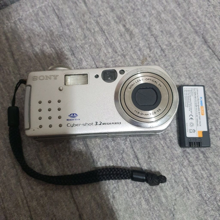 소니 사이버샷 dsc-p5 레트로 디카 y2k - 안심되는 중고거래