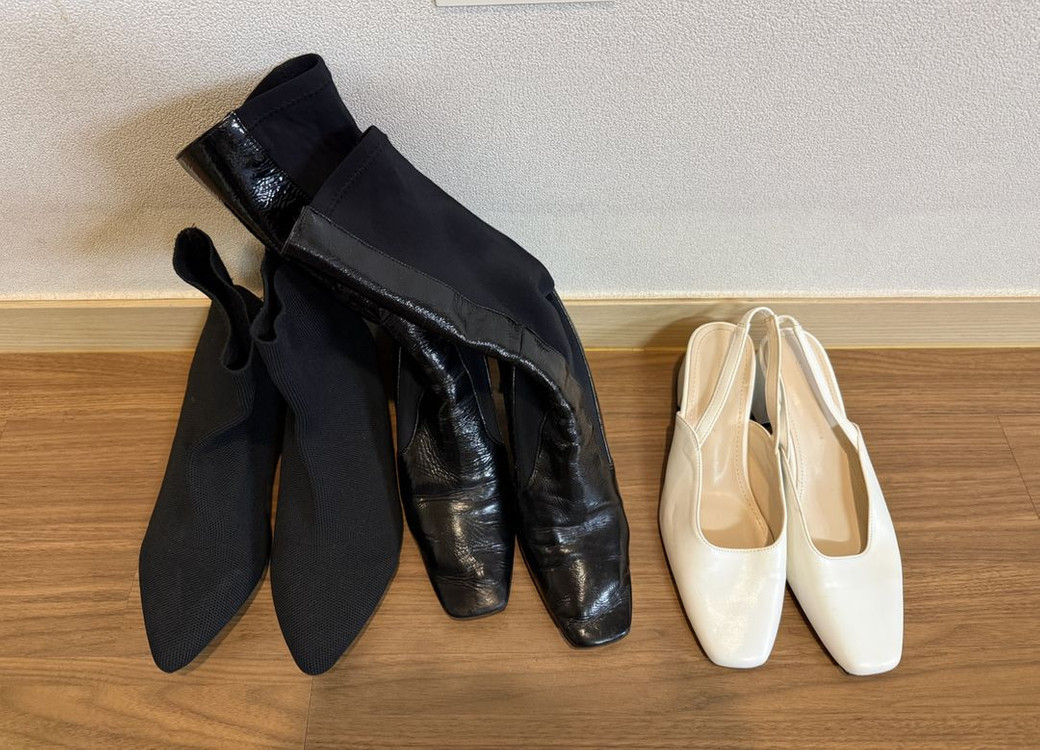 블랙 앵클부츠/에나멜 롱부츠/화이트 뮬 슬링백(사이즈 240)--1