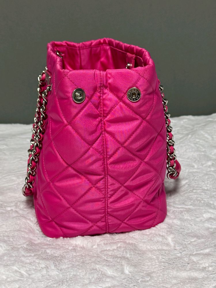 프라다 가방 나일론 퀄팅 체인백 숄더백 거의새것 (정품)프라다구찌샤넬루이비통셀린느발렌시아가토즈미우미우디올모터백--2