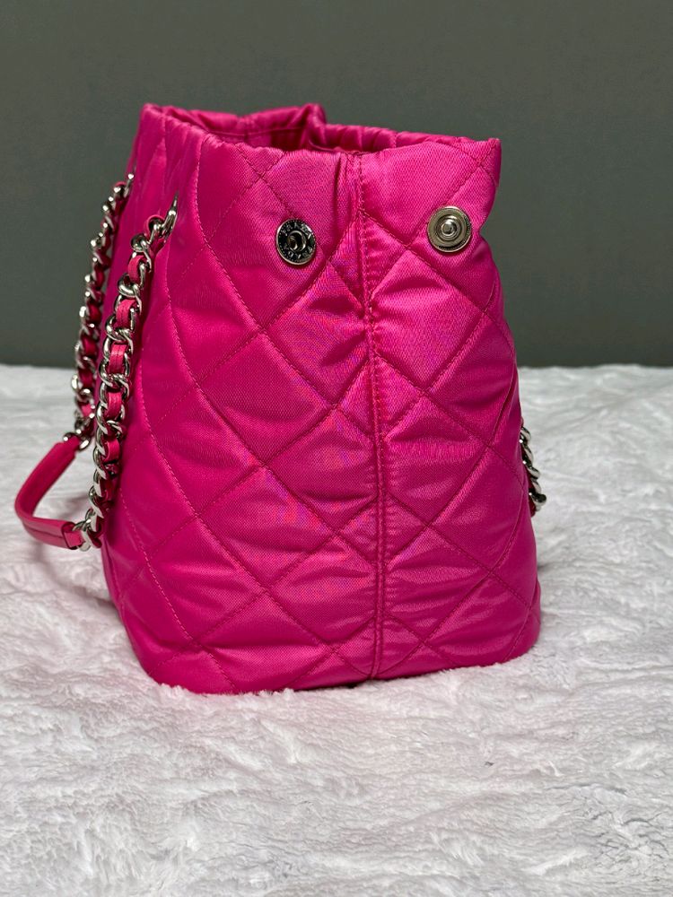 프라다 가방 나일론 퀄팅 체인백 숄더백 거의새것 (정품)프라다구찌샤넬루이비통셀린느발렌시아가토즈미우미우디올모터백--3