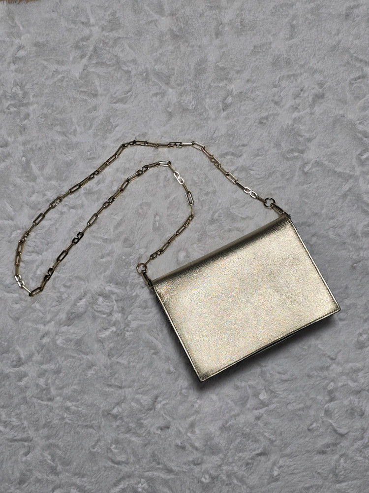 발렌티노 가방 체인백 크로스백 숄더백 (정품)프라다구찌샤넬루이비통셀린느발렌시아가토즈미우미우디올모터백--2