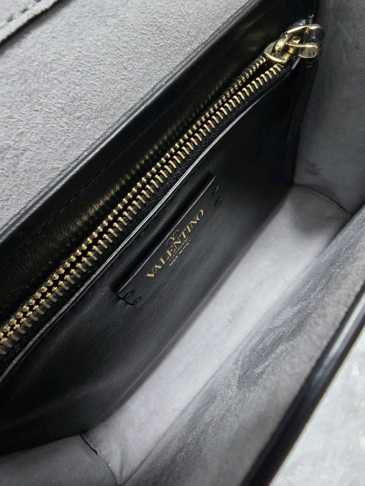 발렌티노 가방 체인백 크로스백 숄더백 (정품)프라다구찌샤넬루이비통셀린느발렌시아가토즈미우미우디올모터백--9