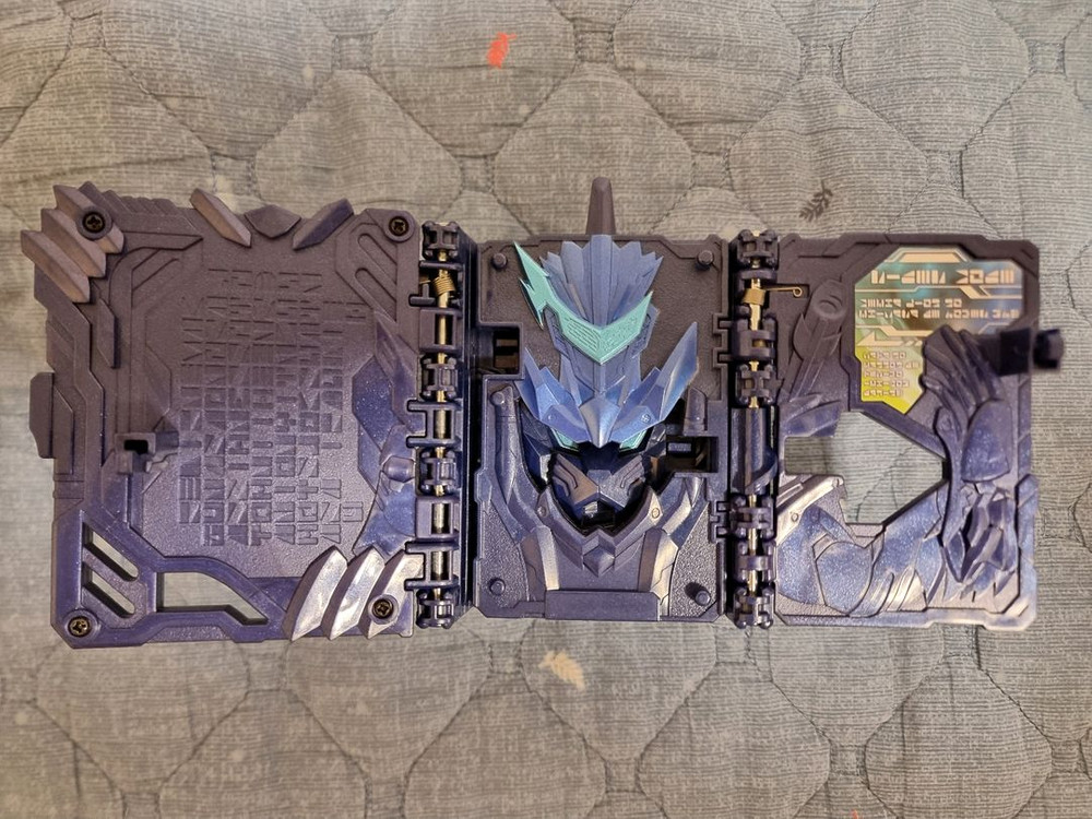 급처) 가면라이더 세이버 DX 킹라이온 대전기 원더 라이드 북 팝니다 이미지