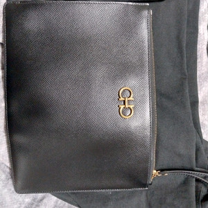 페라가모 남자 클러치 팔아요