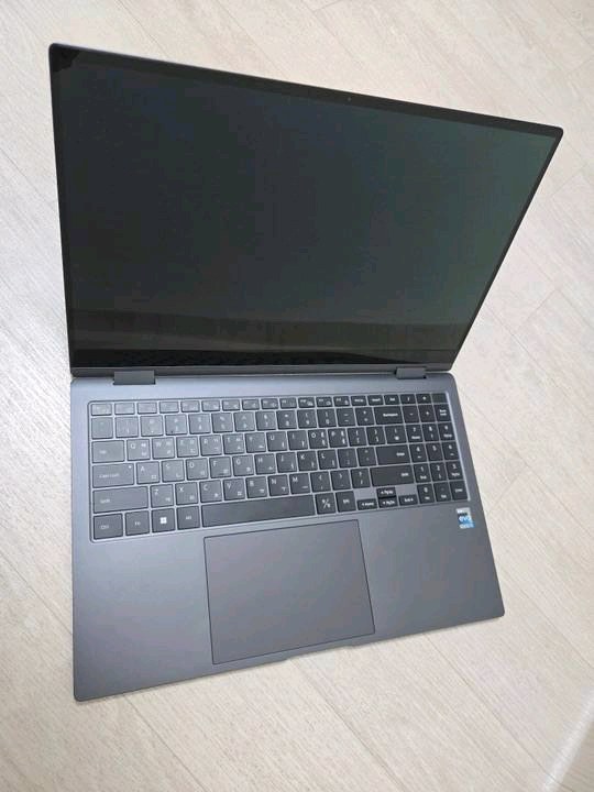 삼성 갤럭시북2 프로 360 모델입니다--0