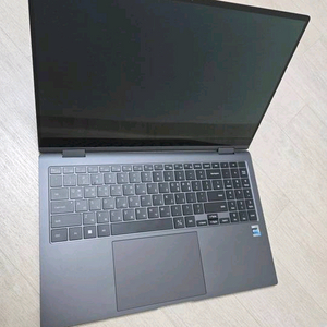 삼성 갤럭시북2 프로 360 모델입니다