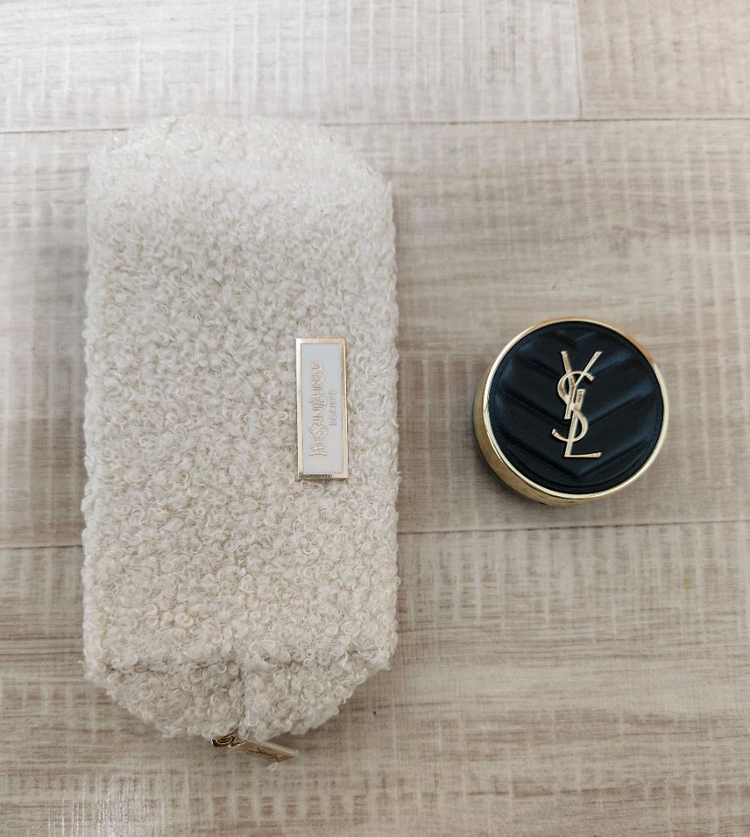 입생로랑 파우치 팝니다--0