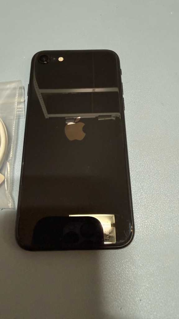 아이폰se3 미드나이트256기가,배터리74프로인스타 감성 사진찍기 좋음모든기능 정상배터리74프로상태 ㅡ상태 좋음 그--3