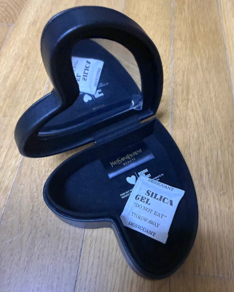 입생로랑 뷰티 하트 손거울--0