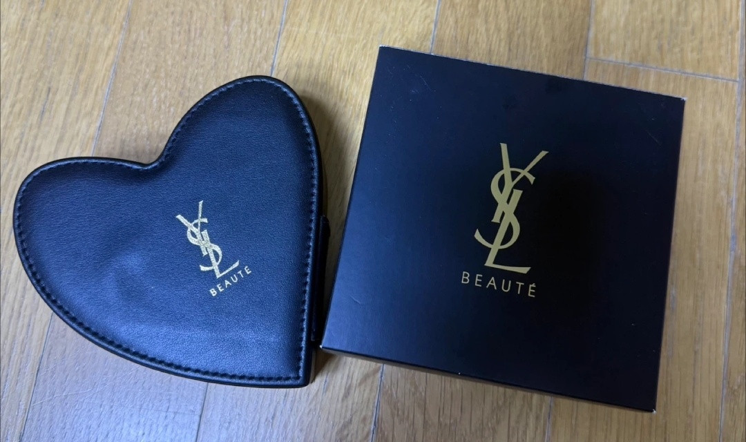 입생로랑 뷰티 하트 손거울--1