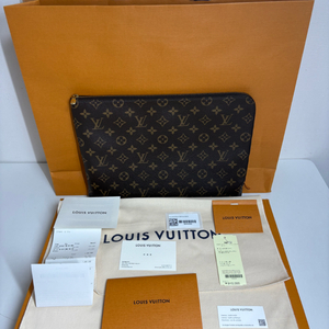 루이비통 에튀 보야주 mm 클러치백 영수증 포함 풀구성 판매합니다