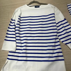 16만원 -> 7만원 세인트제임스 색상: 090 뉴진스 하니