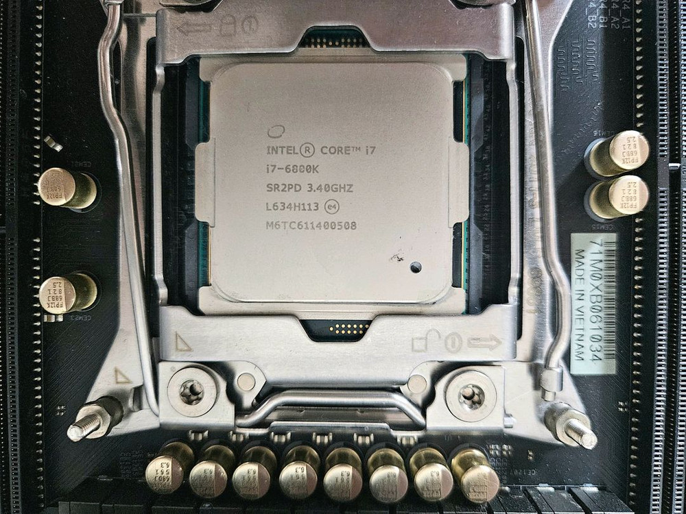 i7-6800K + ASRock X99 TAICHI--1