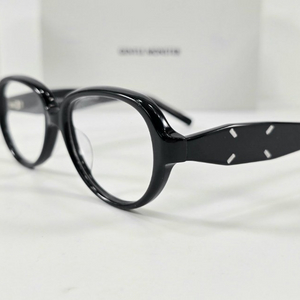 젠틀몬스터 마르지엘라 MM211 안경 이미지