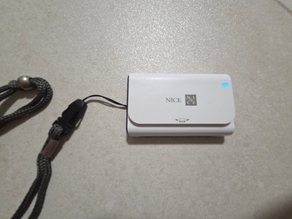 휴대용 블루투스형 카드단말기 KIS-BTR2000 이지체크 나이스정보통신--0