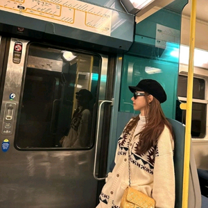 비주얼 스트릿웨어 니트 가디건