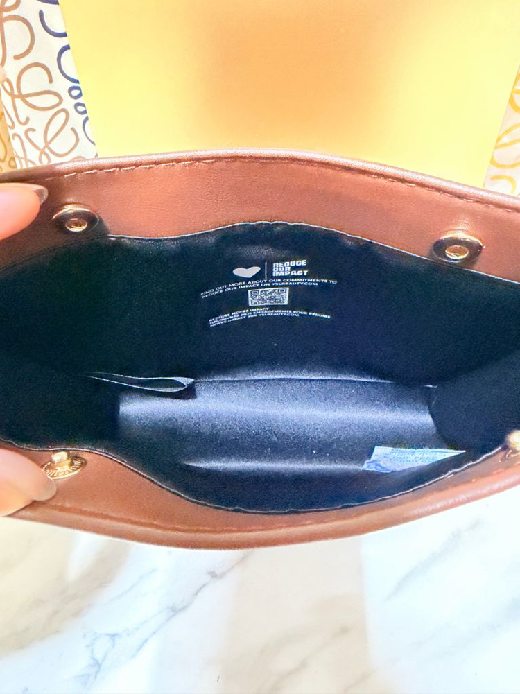 입생로랑 뷰티 브라운 가죽 똑딱이 파우치(새상품) 이미지