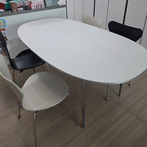 프리츠한센 타원형 식탁 & 세븐체어 의자 세트