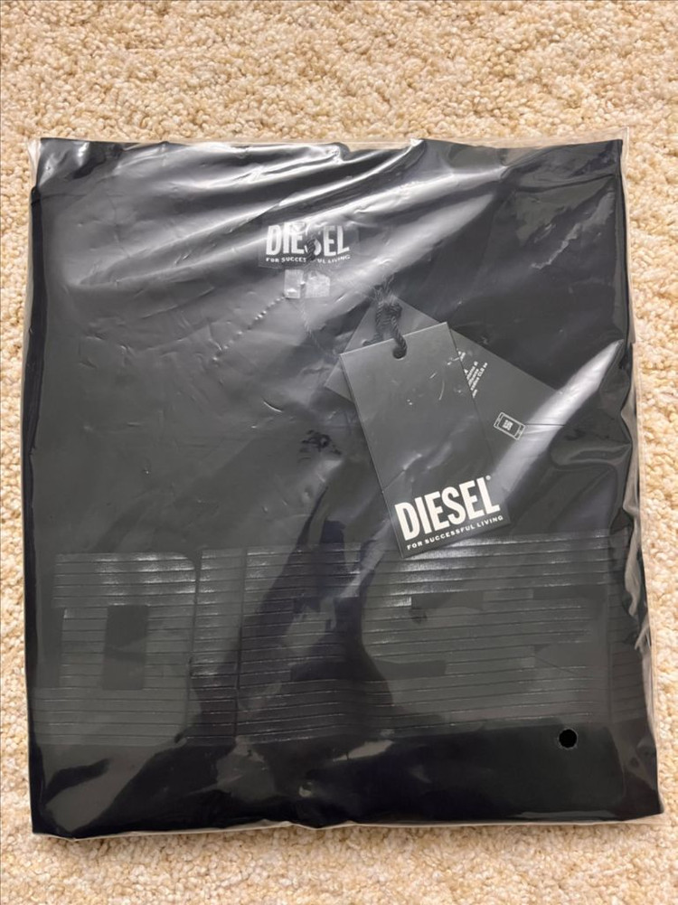 [새상품/정품] 디젤 T-JUST 12-5 유광 로고 반팔티 블랙 M 이미지