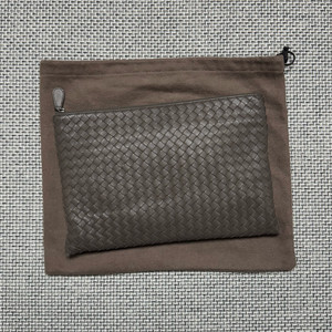 보테가베네타 인트레치아토 클러치