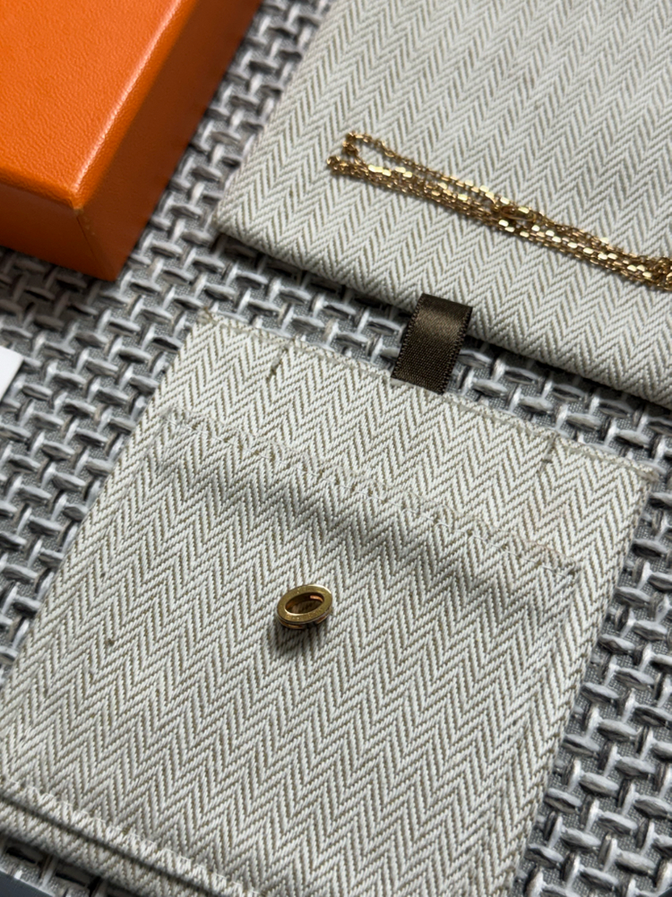 에르메스 팝아슈 미니 목걸이 블랙--2