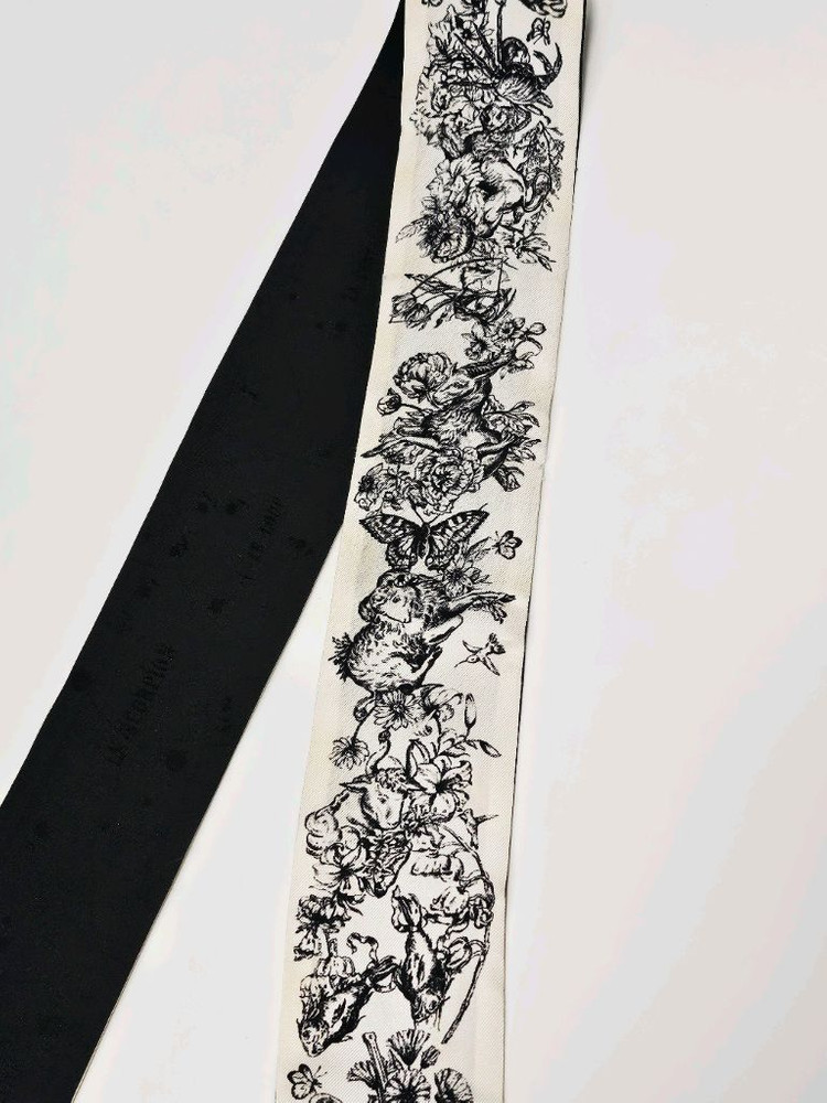 디올 조디악 미차 스카프 (Zodiac Mitzah) 이미지