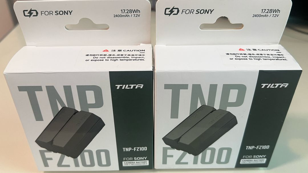 틸타 소니 NP-FZ100 호환 USB-C 타입 충전식 배터리 팝니다. 2개 일괄--0