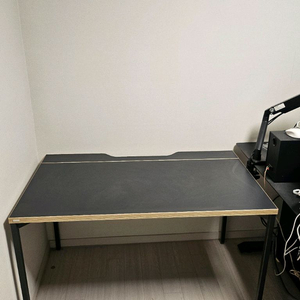 데스커 컴퓨터 책상 및 생활지음 파트라 의자