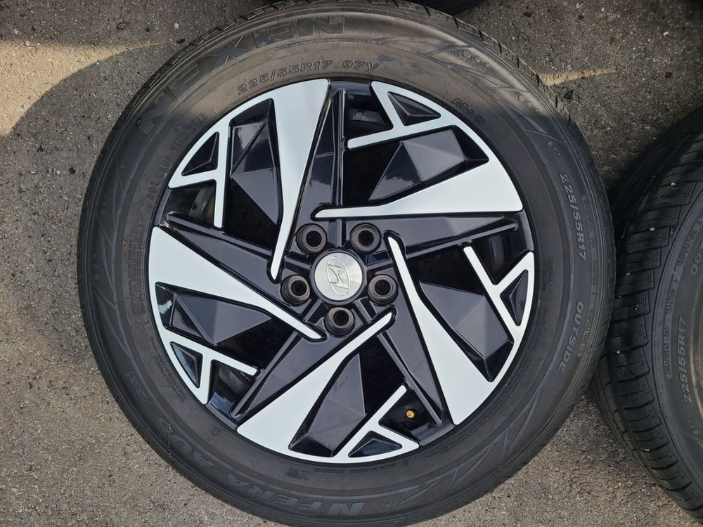 그랜저 IG 17인치 2255517 휠타이어 팝니다 이미지