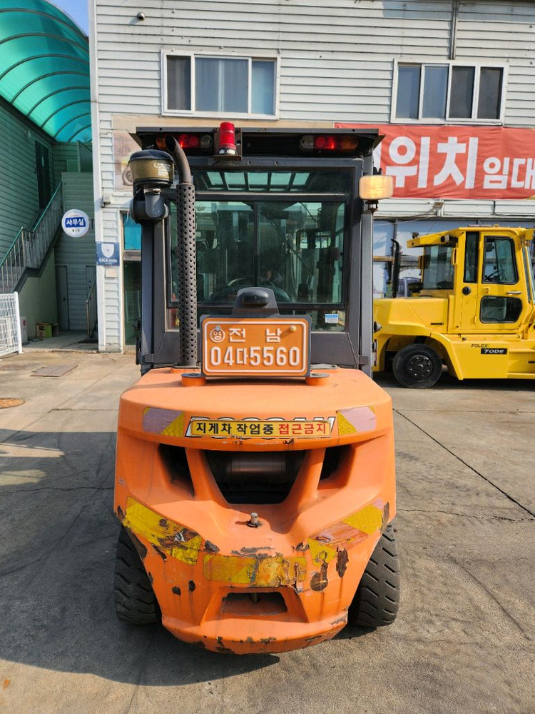 중고지게차 두산지게차 3톤 삼단마스트 판매합니다.(5560) 이미지