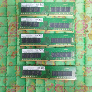 삼성 DDR4 2666mhz 8gb 데스크탑 램 2개 있어요. 2개씩 판매합니다. 전주시